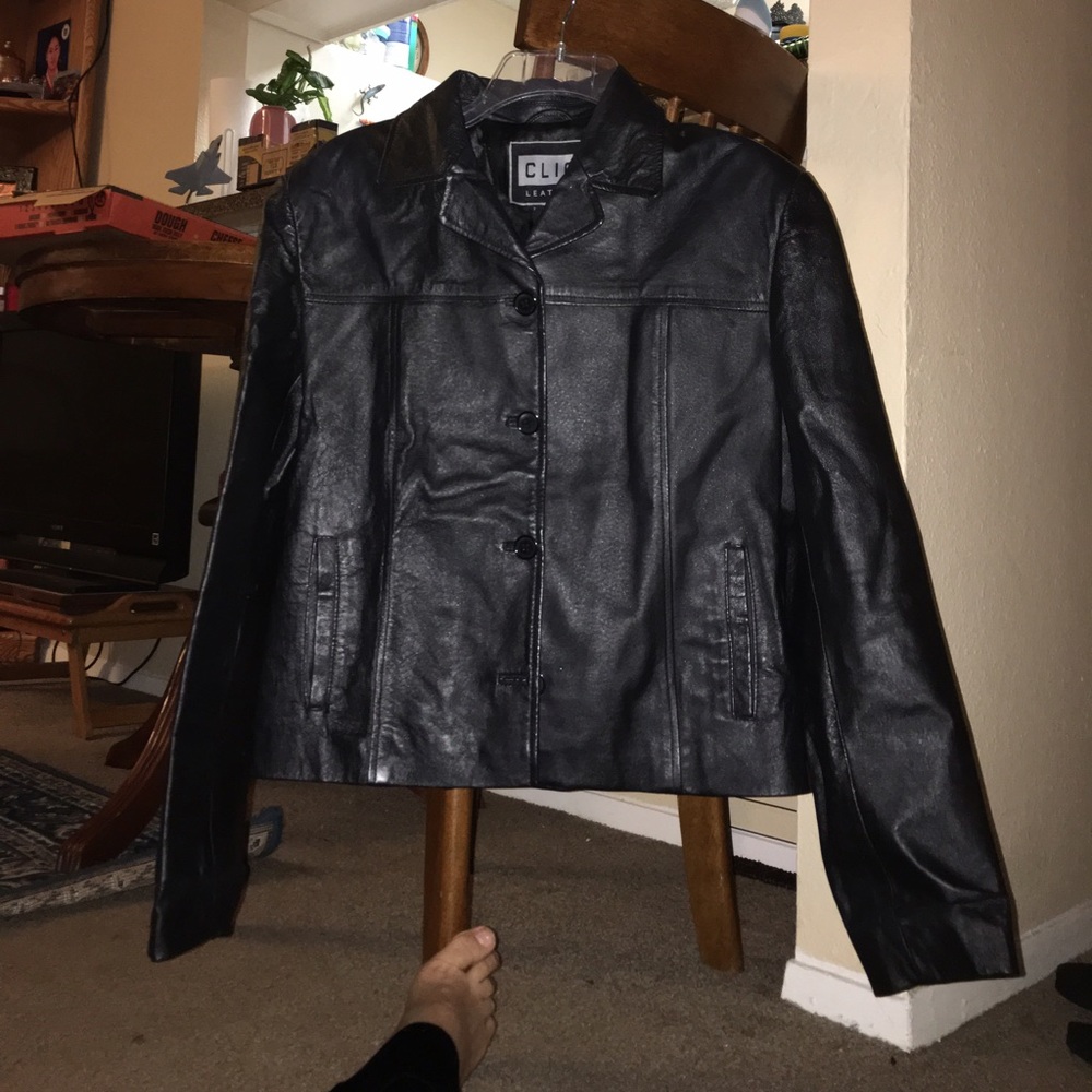 100% leather jacket( on the tag)preowned