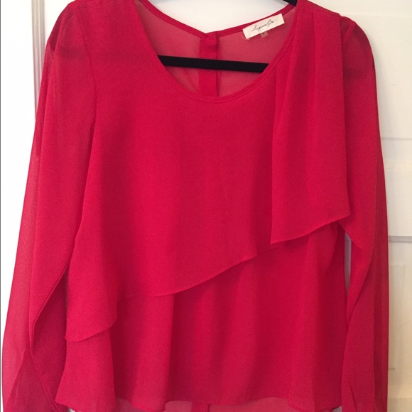 Red high/low button-back blouse