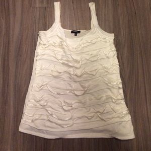 White layered express tank