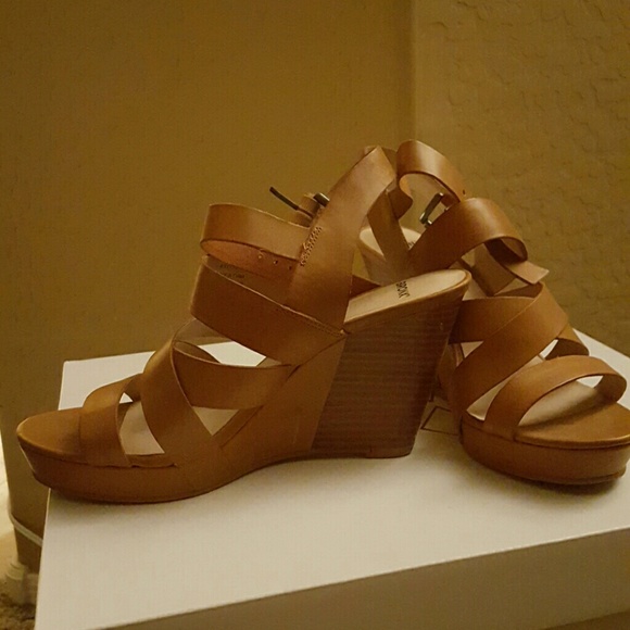 Sandals - Picture 2 of 6