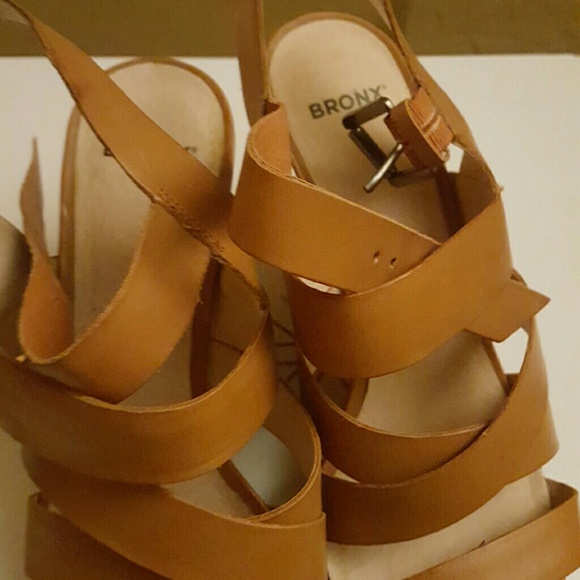 Sandals - Picture 4 of 6