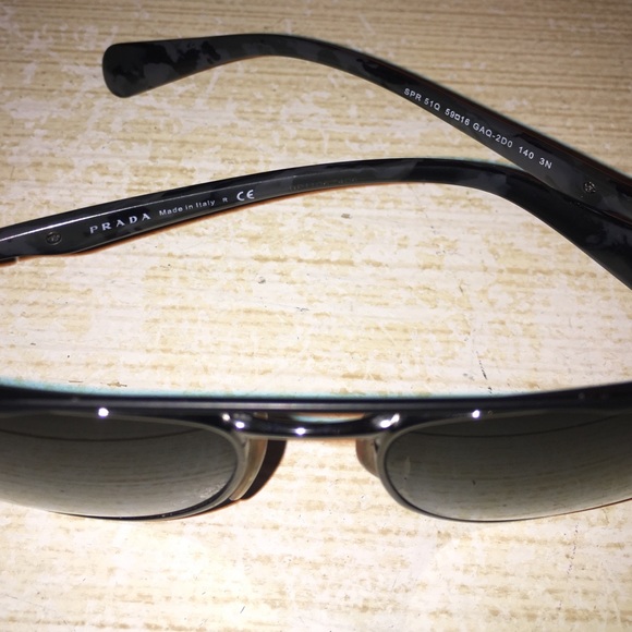 ❌ SOLD ❌ Authentic Prada aviators. 😎 - Picture 4 of 10