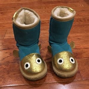 EMU little creature fish boots Size K8