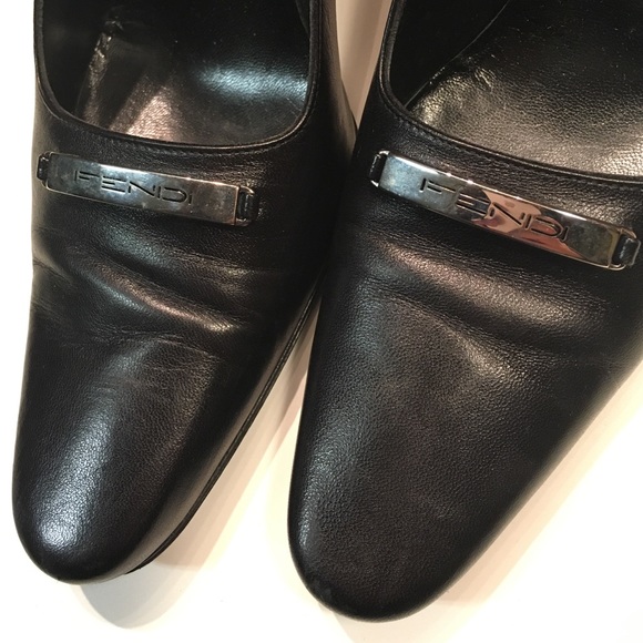 Fendi Unique Leather Pumps - Picture 2 of 4