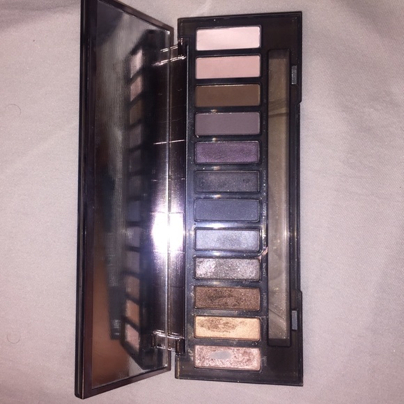 Urban Decay Naked Smoky Palette