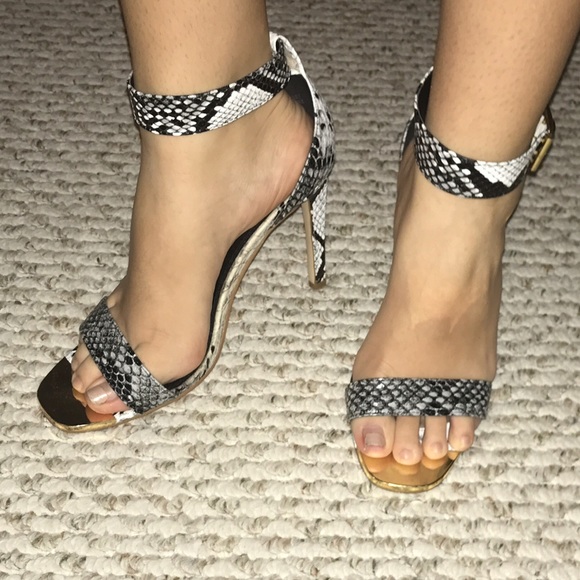Shoes - Picture 3 of 4