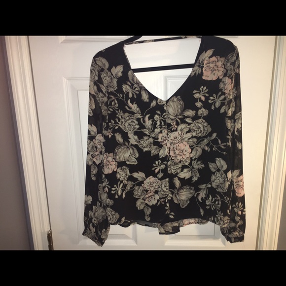 Floral blouse top