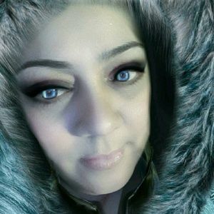 Meet your Posher, Monique