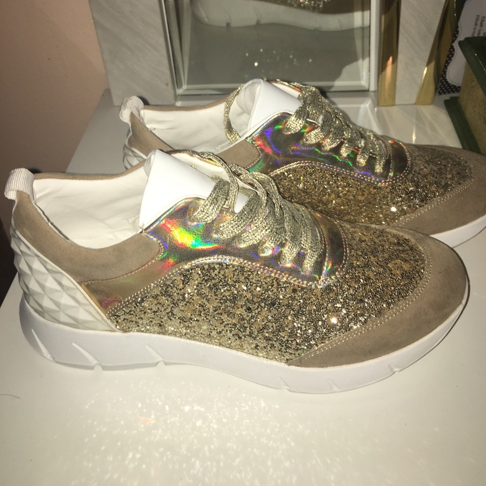 Gold Sneakers - Flashing Lights