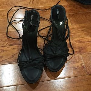 Size 9 Nine West Tie up wedges