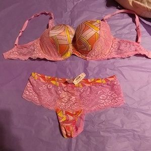 Victoria's secret bra and panty set 34dd and LG