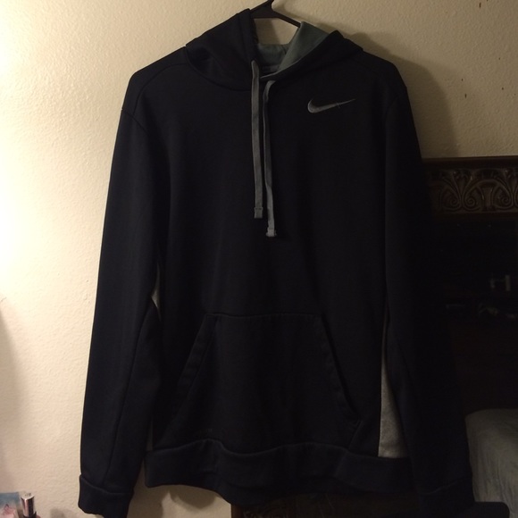 Nike black therma-fit hoodie