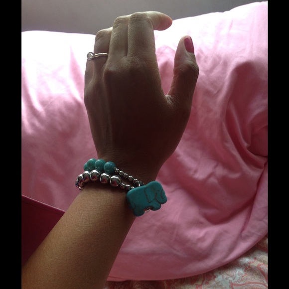 Cute baby elephant charm bracelet 💕🐘 - Picture 2 of 3