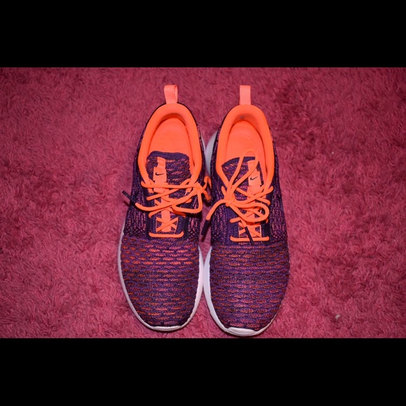 Nike Roshe Flyknits - Picture 4 of 4