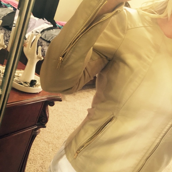 ❤️!Calvin Klein nude/tan Jacket - Picture 2 of 4