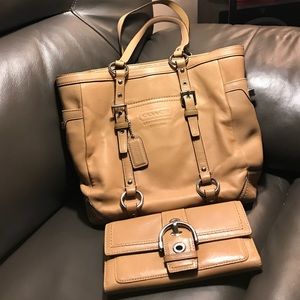 Excellent condition Coach purse matching wallet.
