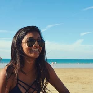 Meet your Posher, Mouna