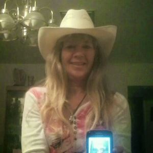 Meet your Posher, Deborah