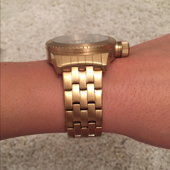 Invicta gold watch with black face - Picture 4 of 4