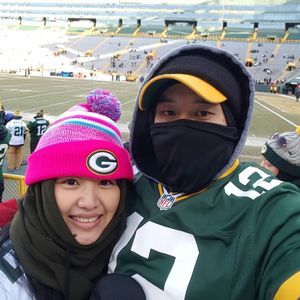 Meet your Posher, Tria