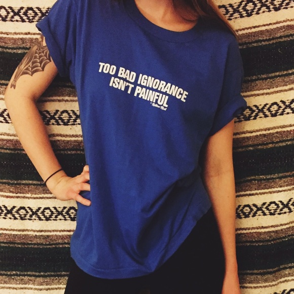 MOVING SALE****FUNNY VINTAGE TEE