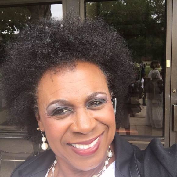 Meet your Posher, Claudette