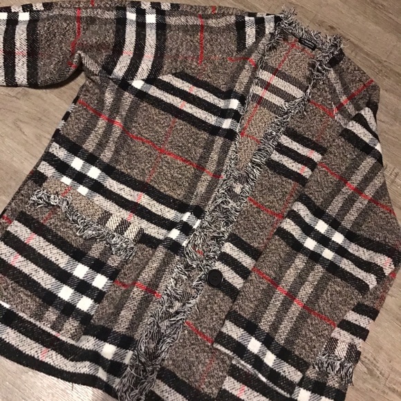 Adorable Plaid Cardigan w/ Pockets (Never worn!)