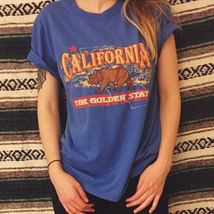 MOVING SALE****VINTAGE TEE