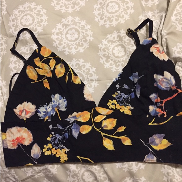 Forever 21 Tops - Forever 21 crop top/bralette