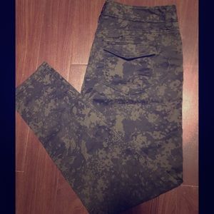 Loft camo ankle pants