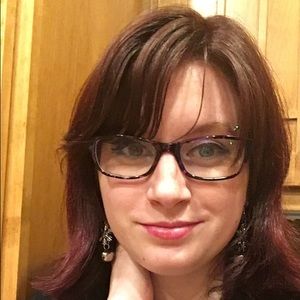 Meet your Posher, Cassandra