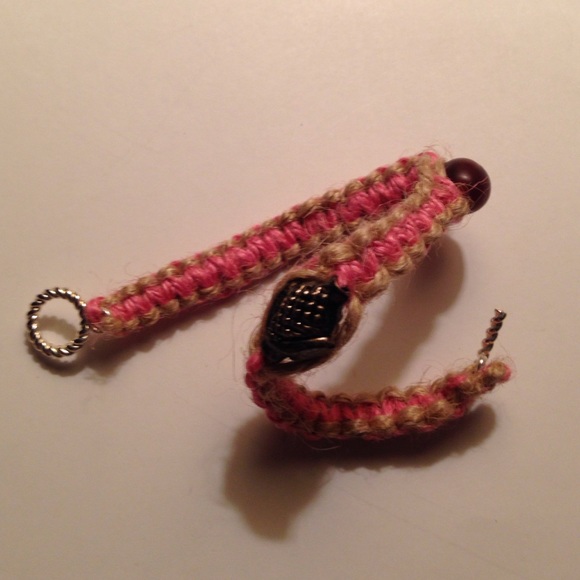 Hemp bracelets - Picture 3 of 4