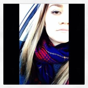 Meet your Posher, Erica