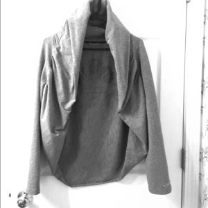 Lululemon - Rare Cropped Wrap