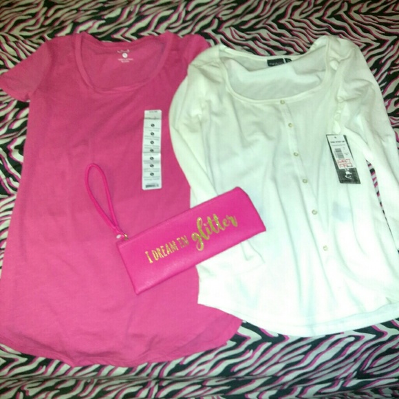 Tshirt and makeup brush bundle