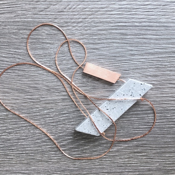 Bold geometry concrete metal necklace - Picture 4 of 4