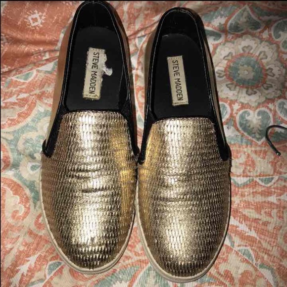 Steve Madden slip ons