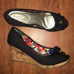 Dexflex comfort black peep toe wedges