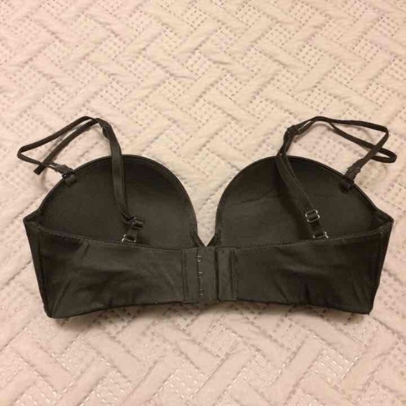 *SOLD* New VS 32C Bombshell Bra - Picture 3 of 4
