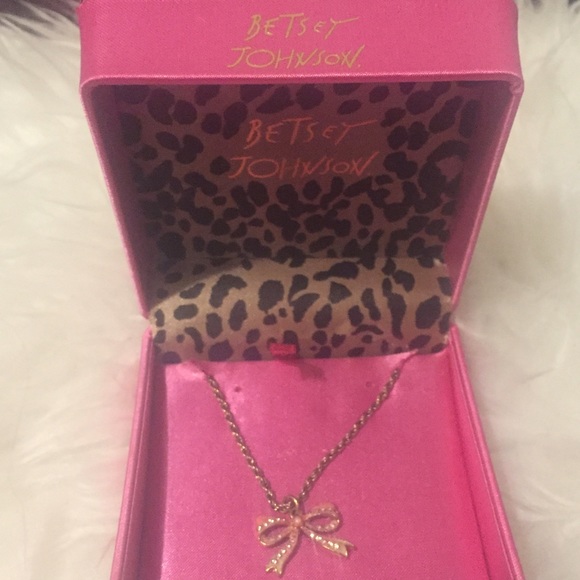 ❤️FINAL PRICE❤️ BETSEY JOHNSON PINK BOW NECKLACE