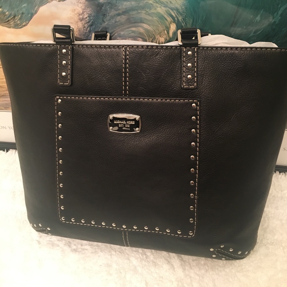 Authentic Michael Kors Large Bag - Picture 7 of 8