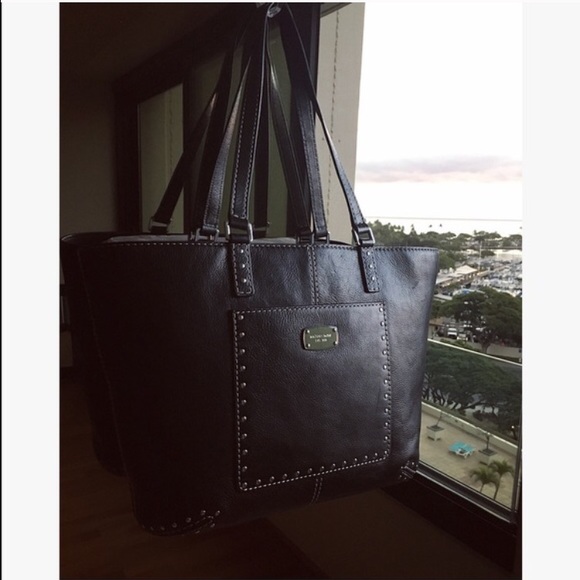 Authentic Michael Kors Large Bag - Picture 4 of 8