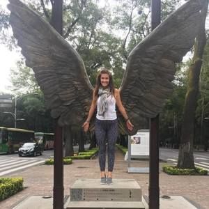 Meet your Posher, Leah