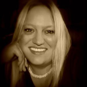 Meet your Posher, Leigh