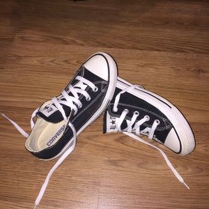 (Read description box) Black converse