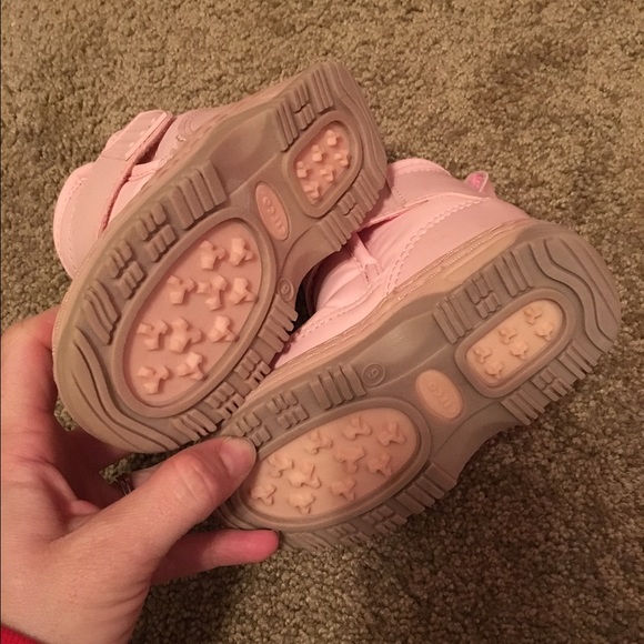 Toddler pink snow boots - Picture 2 of 3