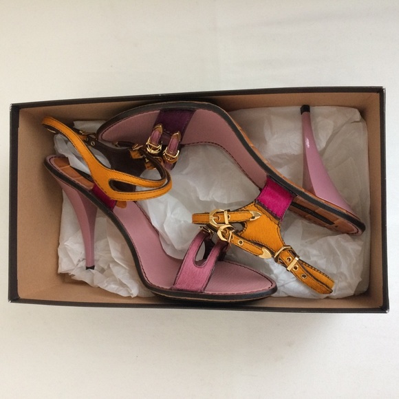 Louis Vuitton Tupelo Buckle Sandals