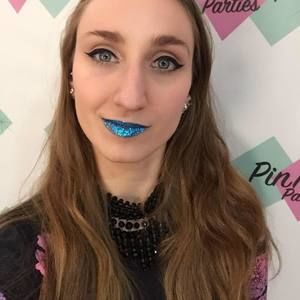 Meet your Posher, Dominique