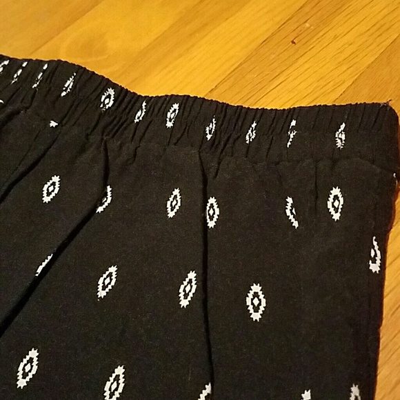 Adorable black pants, with red and black bottoms! - Picture 2 of 4