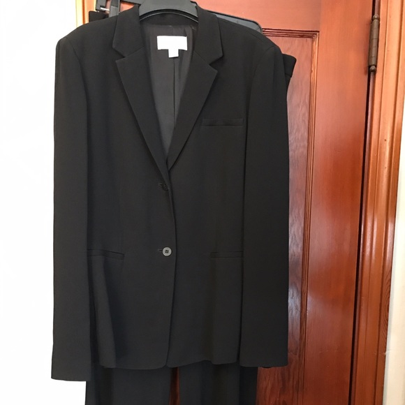 Like New Casual Corner Womens 16 Black Pants Suit